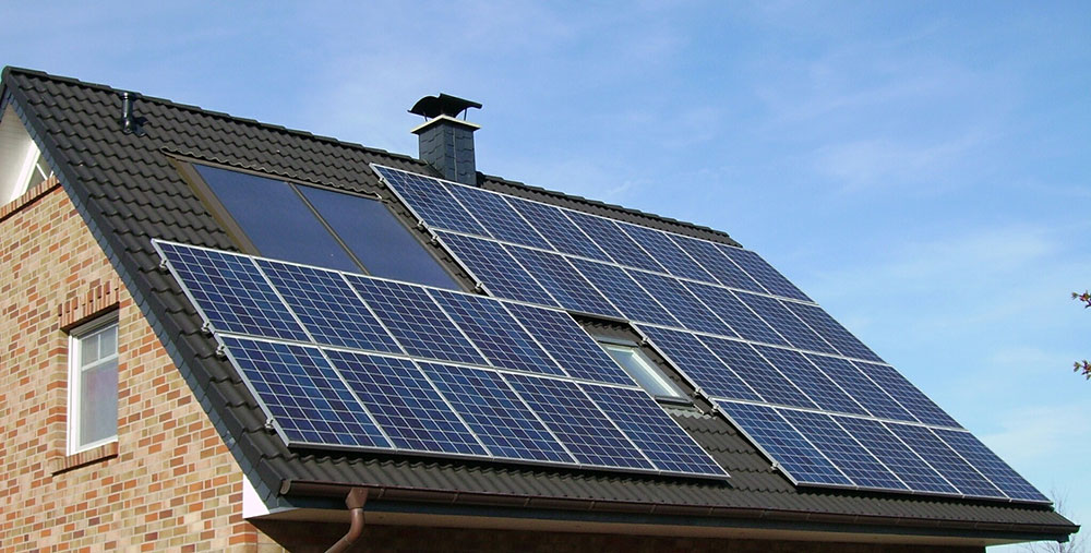 solárne panely na streche