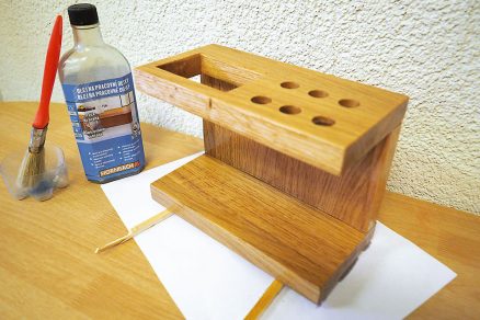 výroba dreveného stojanu na kefky