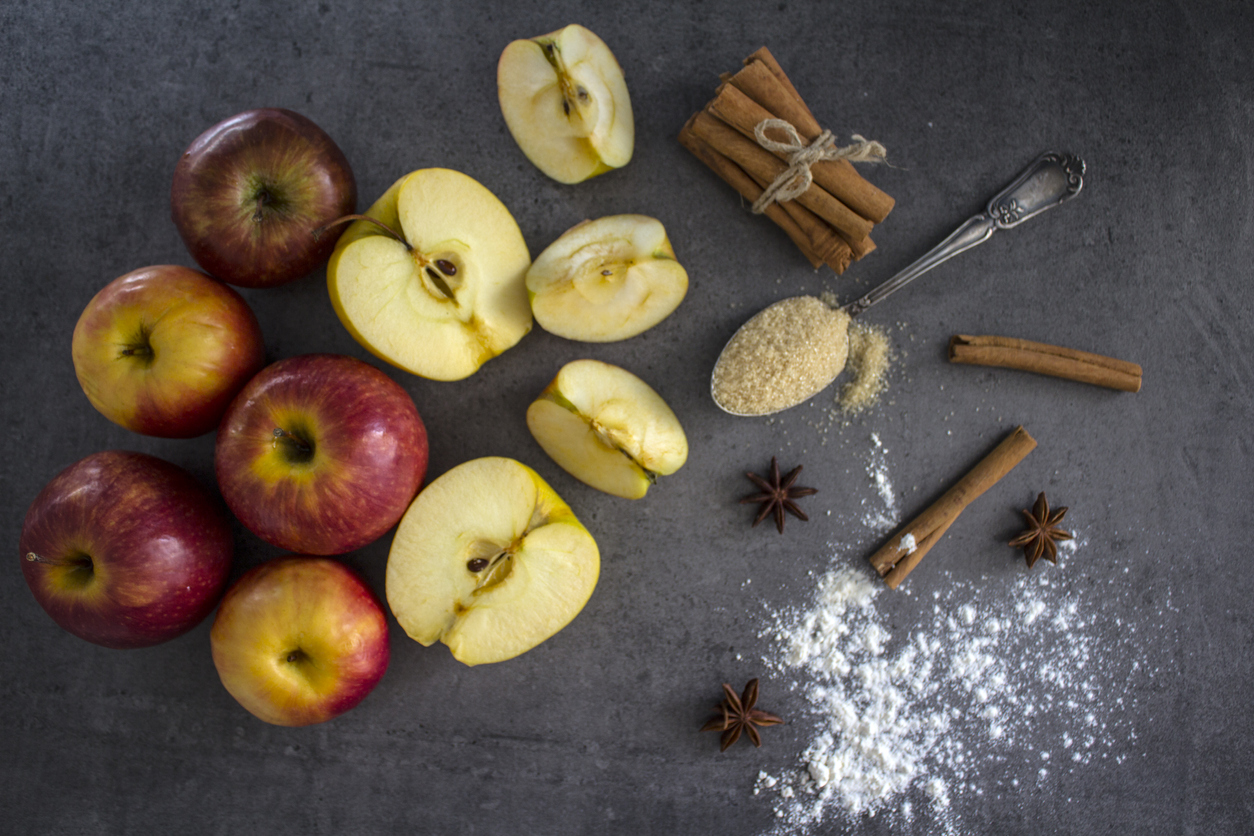 ingrediencie pre výrobu jablkovej plnky