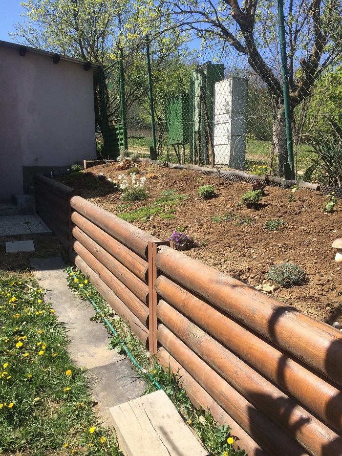 záhradné palisády z guľatiny
