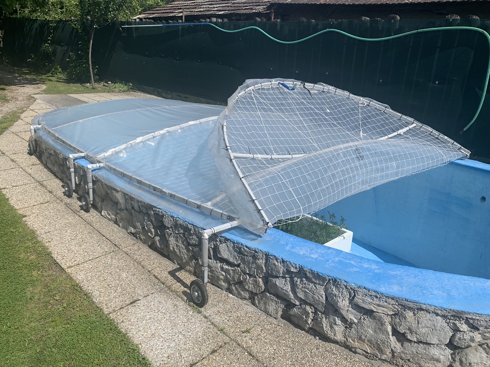 kryt na záhradný bazén