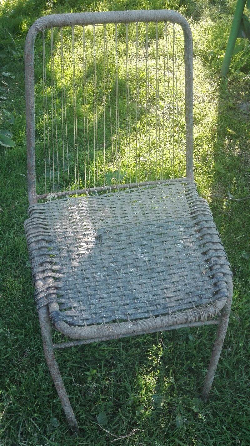 Stará stolička pred renováciou