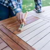 Renovácia dreveného záhradného nábytku
