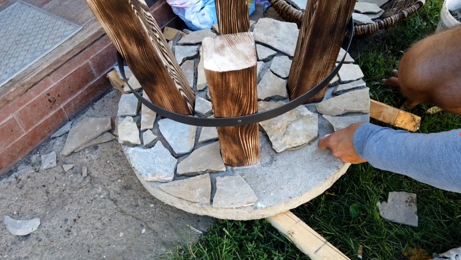 Výroba stolíka z betónového poklopu od žumpy