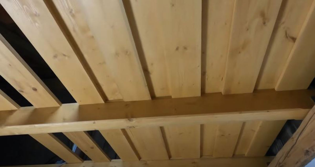 Premena stodoly na dielňu - výroba stropu