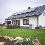 Rodinný dom so solárnymi panelmi