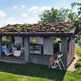 Záhradný altánok s vegetačnou strechou