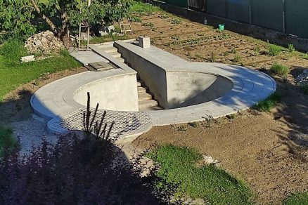 Záhradný bazén vo výstavbe