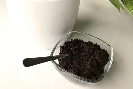 Kávová usadenina ako náhrada hnojiva pre rastliny v interiéri
