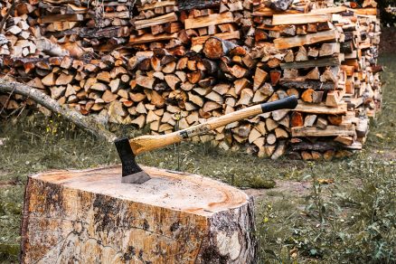 Príprava dreva na kúrenie