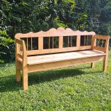 Vlastnoručne vyrobená drevená lavica - kanapa