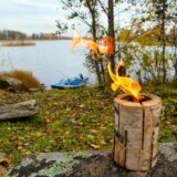 Ako získať z jedného dreveného polienka oheň, ktorý vydrží horieť až 5 hodín
