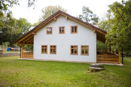 Novostavba chaty v Bielych Karpatoch