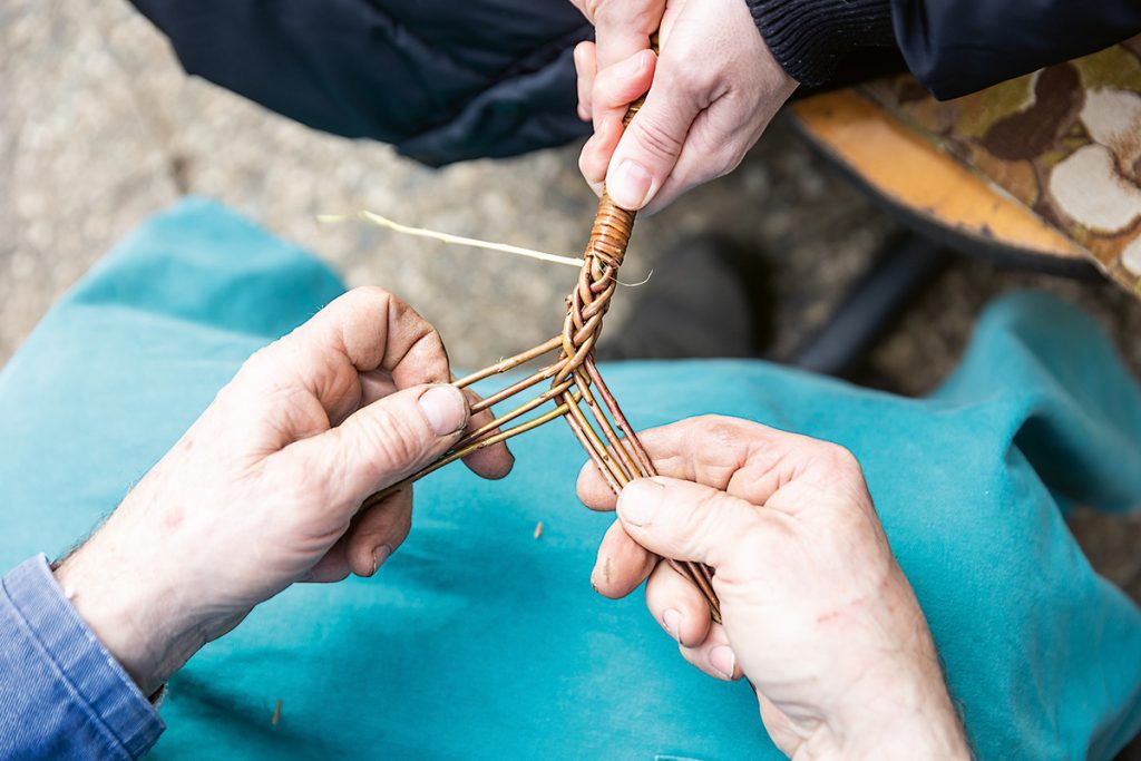 Technika pletenia veľkonočného korbáča