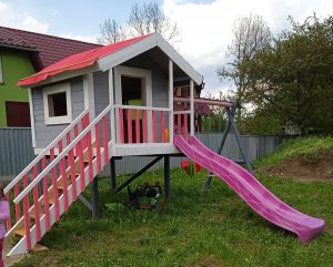 Detský domček do záhrady ako darček pre dcérky