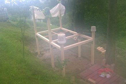 Stavba detského domčeka v záhrade