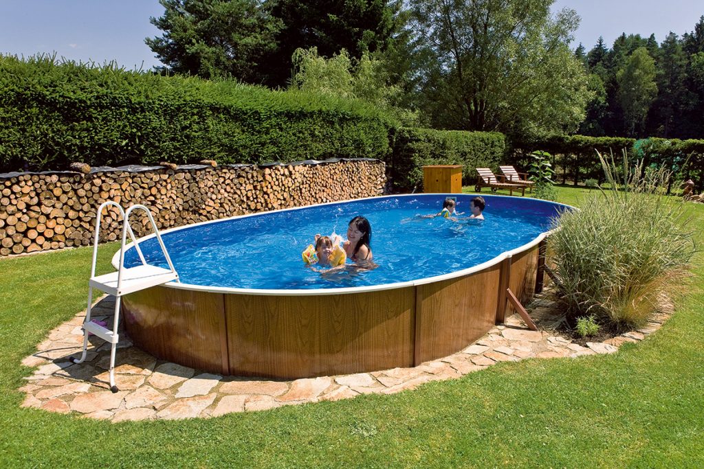 Nadzemný bazén v záhrade