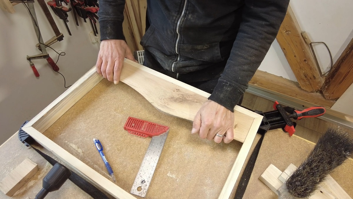 Výroba dreveného obrazu z machu