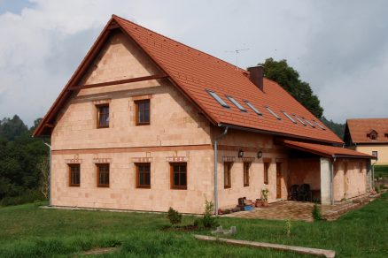 Stavba rodinného domu z tehál HELUZ