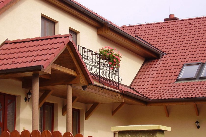 Rekonštrukcia strechy použitím betónových škridiel