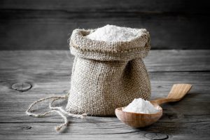 O mnohých ste možno ani nevedeli! 7 účinných spôsobov, ako využiť soľ v domácnosti