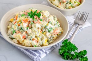 Tradičný zemiakový šalát: S týmto receptom a detailným postupom ho zvládnete aj bez skúseností