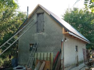 Rekonštrukcia strechy starej garáže svojpomocne: Branislav prezradil, ako postupoval a koľko ho to stálo