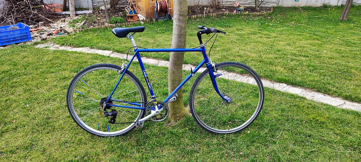 Bicykel Favorit pred renováciou