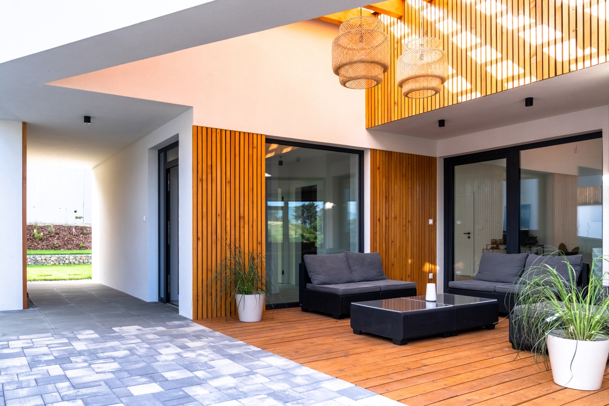 Vďaka množstvu farieb plastových okien INCON Komfort EVO možno doladiť okná ku každému štýlu domu. 