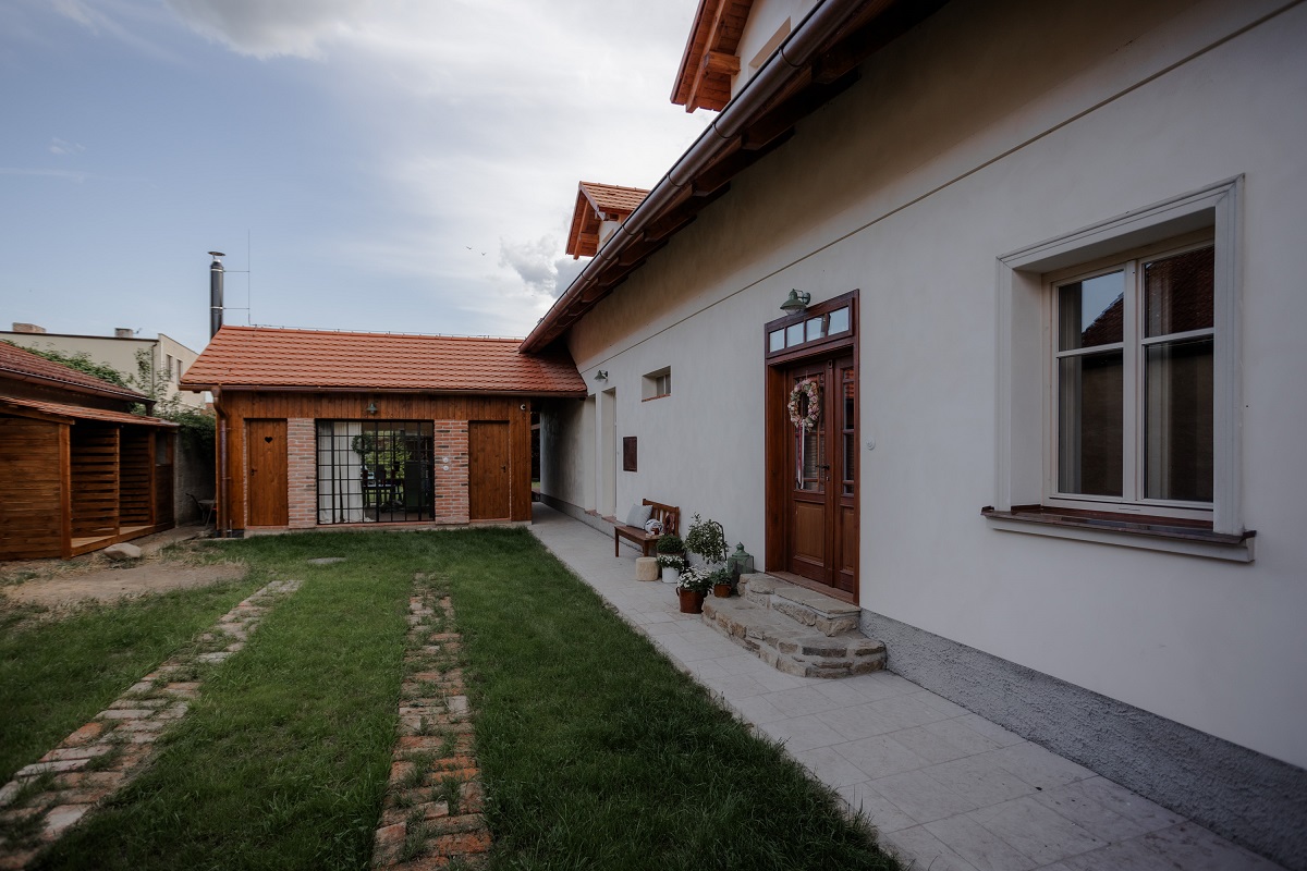 Dvor pred chalupou