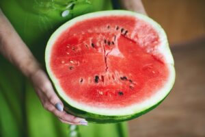 Ako spoznáte dobrý a správne zrelý melón v obchode? Zapojte čo najviac zmyslov a všímajte si tieto veci