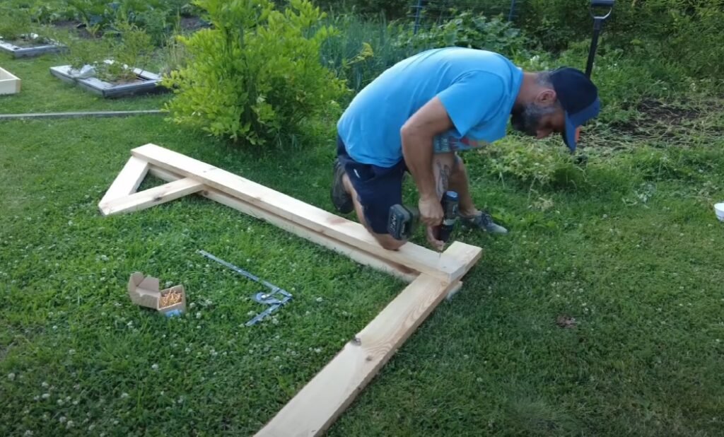 Stavba záhradného prístrešku
