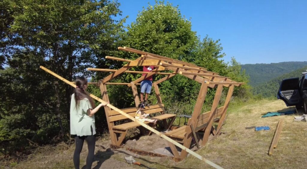 Stavba záhradného prístrešku