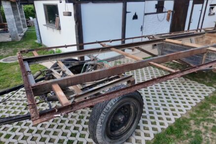Preprava starého podvozku maringotky
