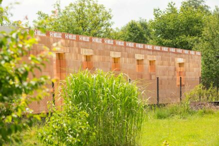 Stužujúce vence ako nevyhnutná súčasť murovaných stavieb