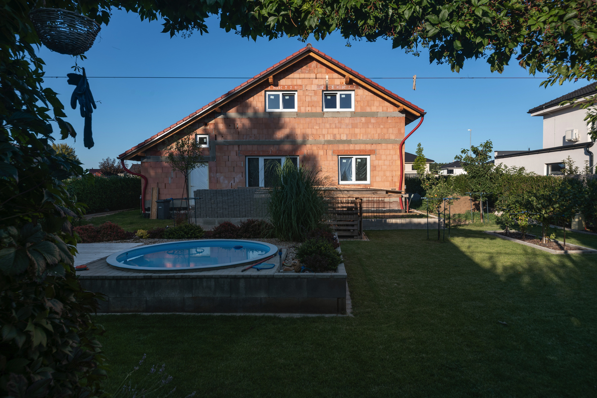 Stavba domu z tehál svojpomocne