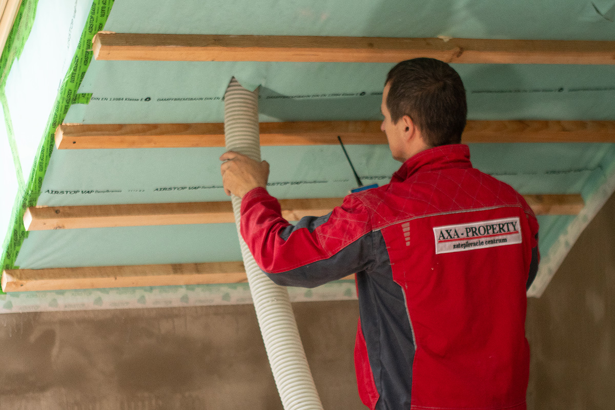 Parozábrana v bungalove