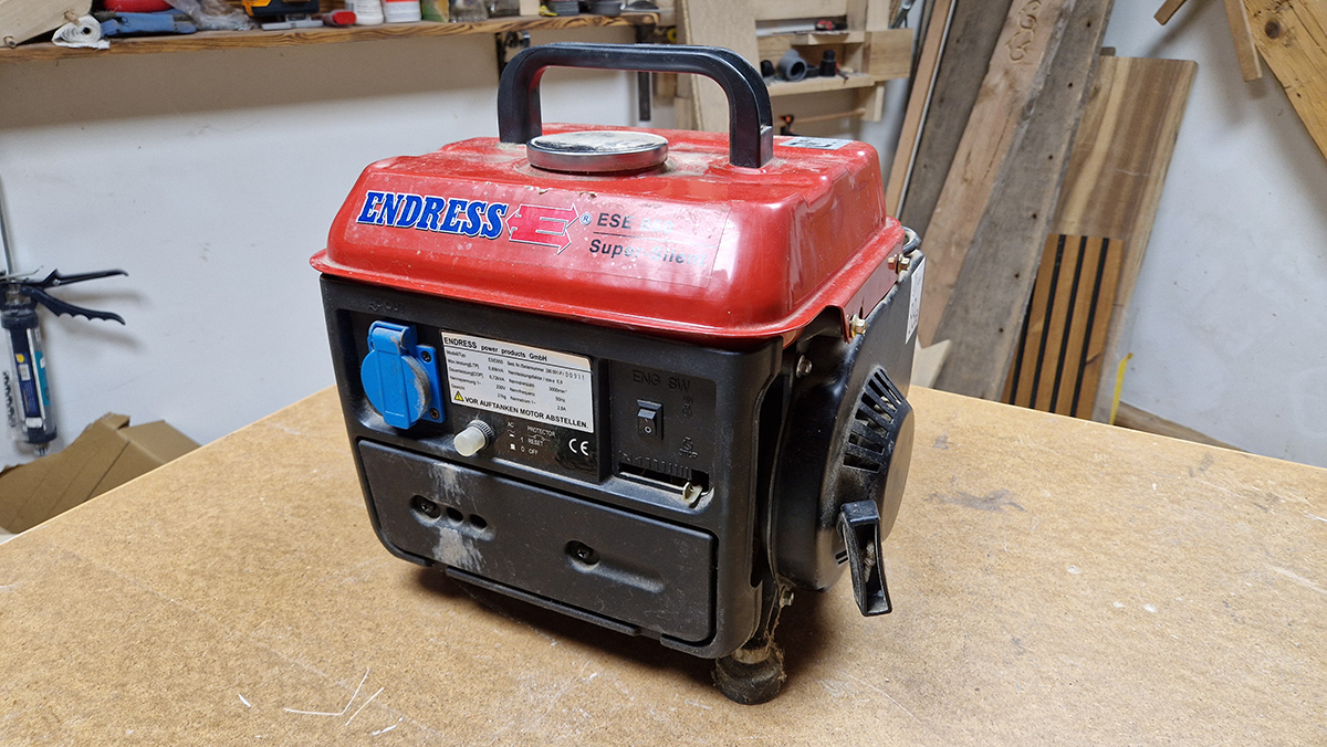 Benzínový generátor