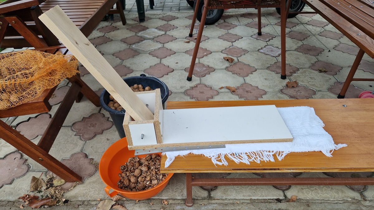 Domáci luskáčik na orechy