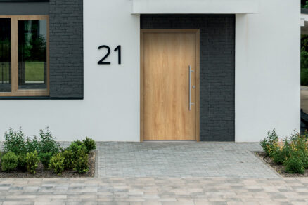 Vchodové (vstupné) dvere na rodinnom dome