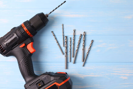 AKU skrutkovač s vrtákmi