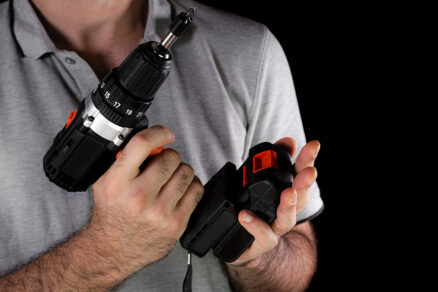 Výmena batérie na AKU skrutkovači