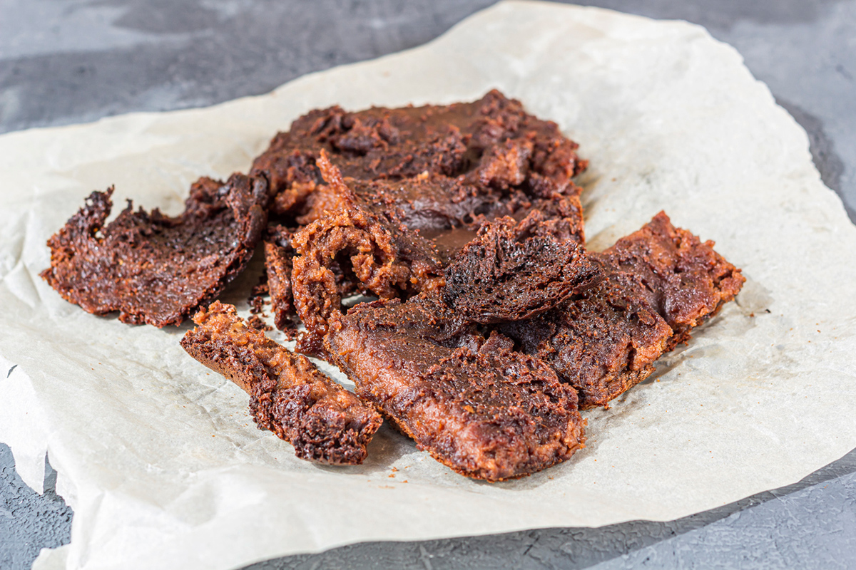 Rozpadnutý koláč po pečení