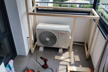 Prekrytie klimatizačnej jednotky na balkóne