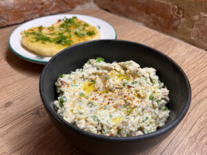 Lahodná cesnaková nátierka bez nepríjemného dychu? Takto si ju pripravíte do pár minút