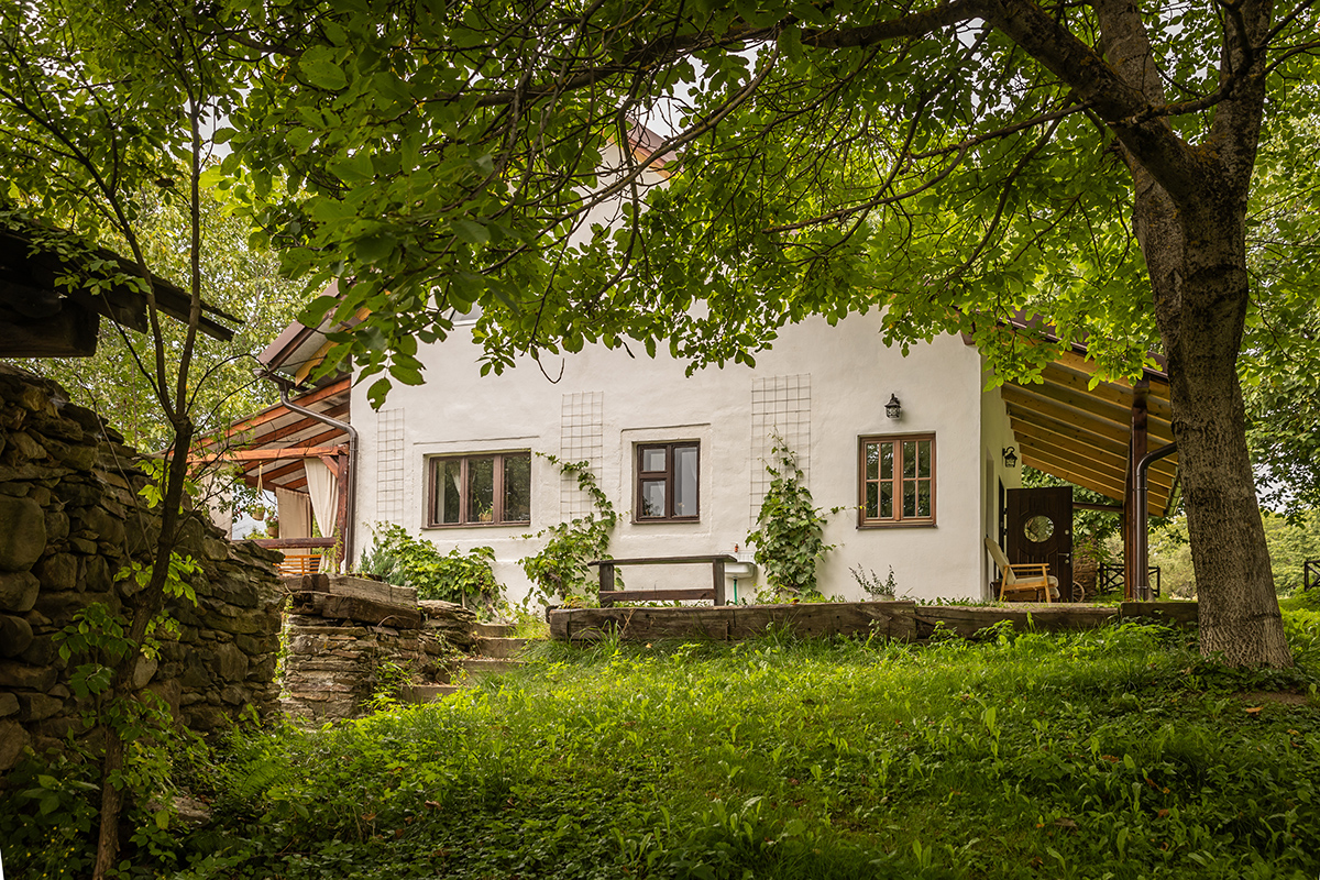 Zrekonštruovaná chalupa v Polome