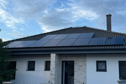 Fotovoltické panely na streche
