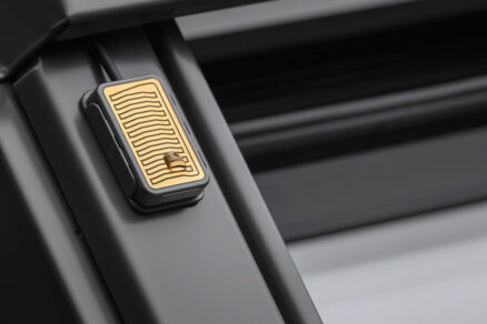 Diaľkovo ovládané strešné okná