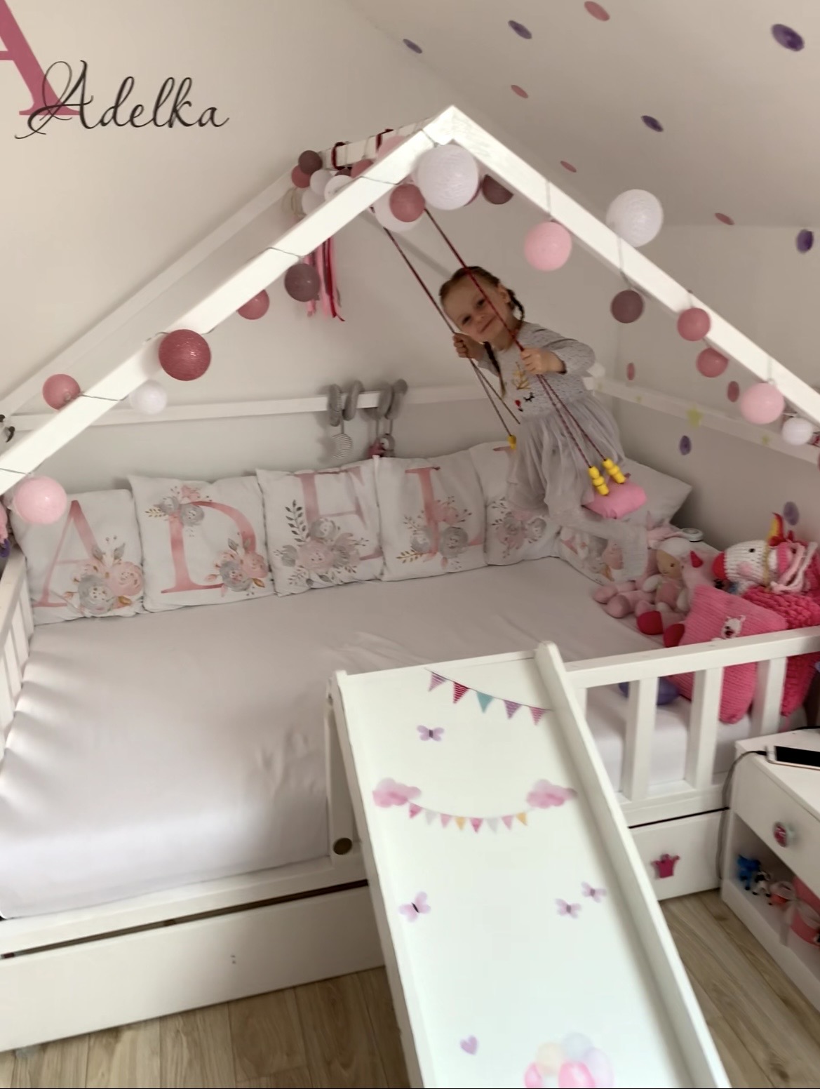 Výroba detskej postele domček so šmýkačkou a hojdačkou