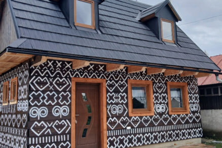 Svojpomocná stavba chaty v Čičmanoch